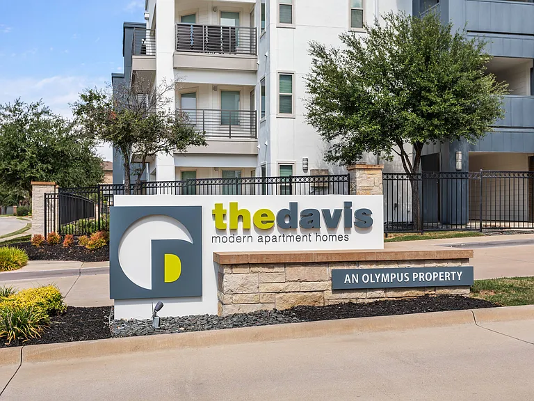 The Davis — Photo 31