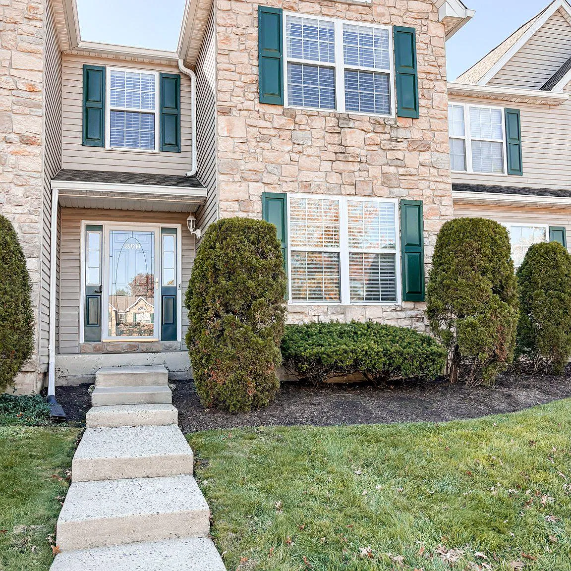 3 bed, 2.5 bath, 1636 sqft, $2,800 — Photo 1
