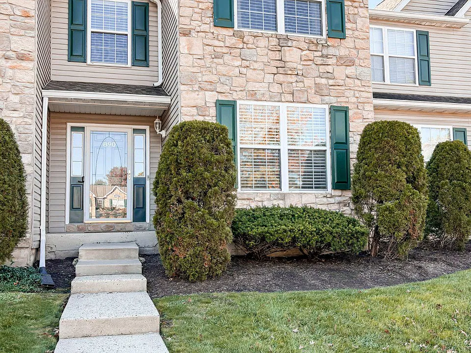 890 Doe Ct