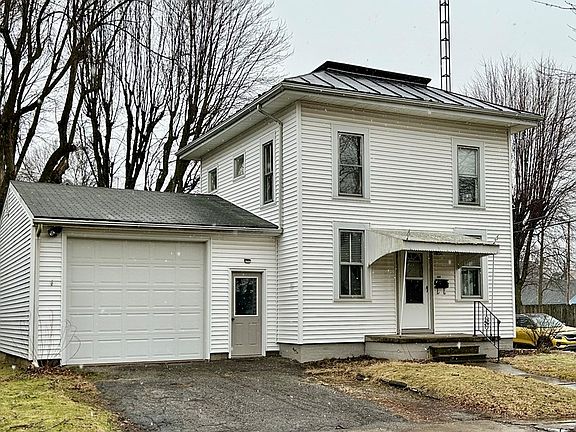 2nd image of 500 W Warren St