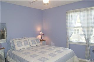 5th image of 522 Darby Glen Ln