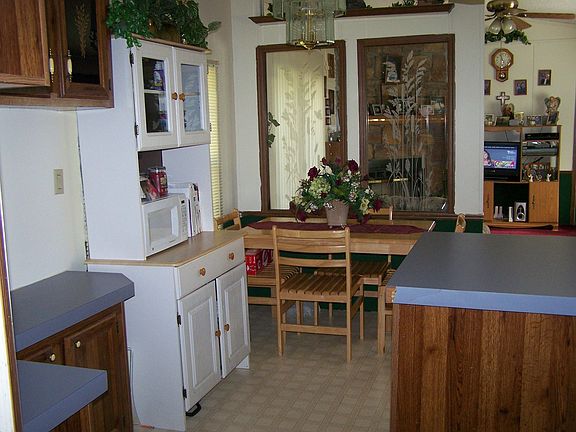 kitchen/dining room