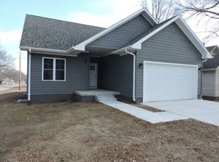 1910 Main St, Hamburg, IA 51640