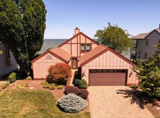 1138 By The Shores Dr, Huron, OH 44839