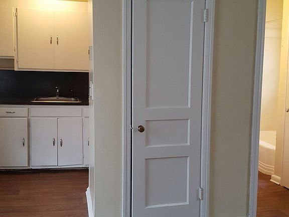 3rd image of 1705 Portland Ave APT 9