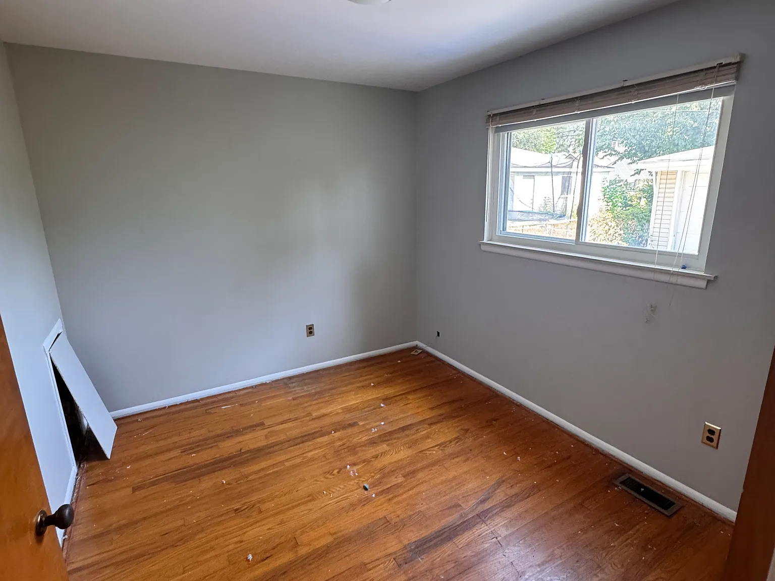 3 bed, 1000 sqft, $1,700 — Photo 4