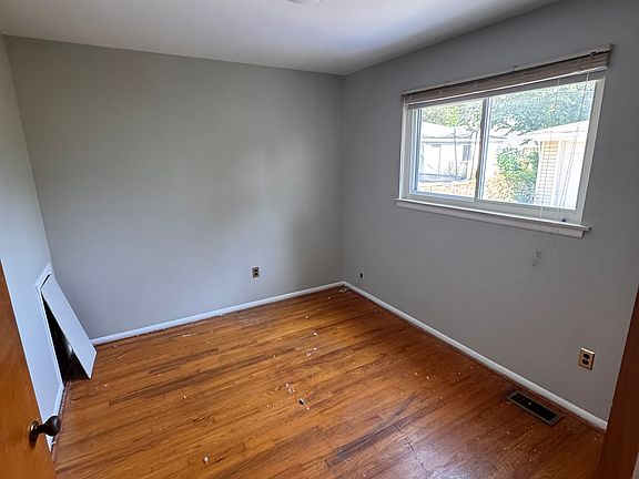 4th image of 8160 Fenton St