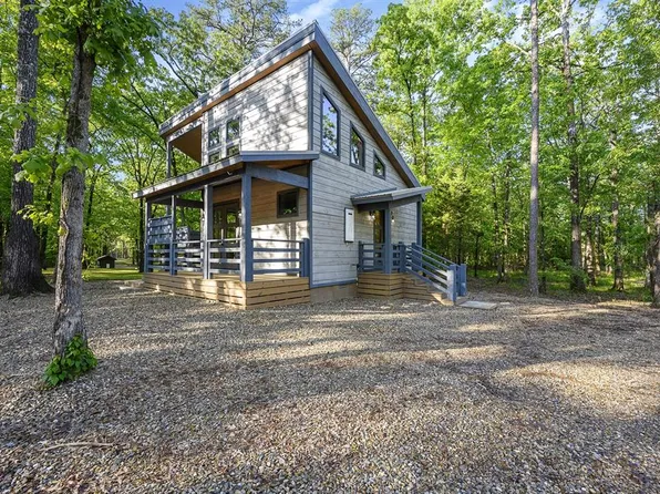 202 Infinity Pines Dr, Broken Bow, OK 74728