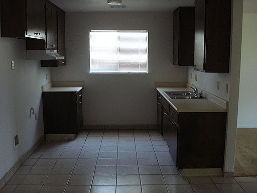2nd image of 1410 N Oak Park St