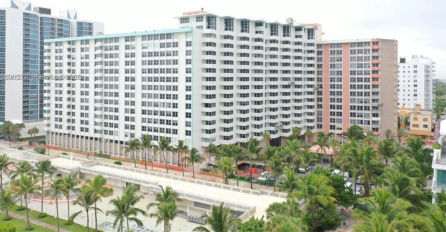 Triton Tower Condo — Photo 4