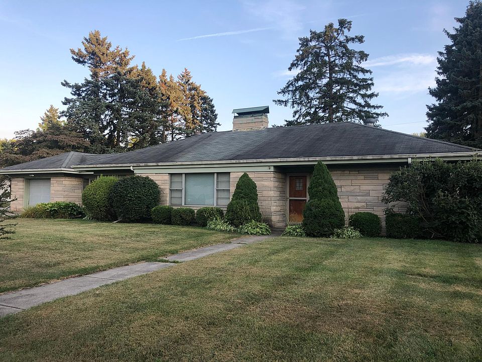 1st image of 438 E Pokagon St