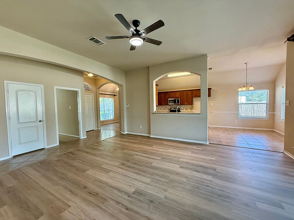 1st image of 502 Branchwood Dr