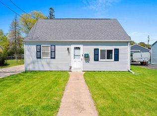 1906 Columbia Ave, Oshkosh, WI 54901