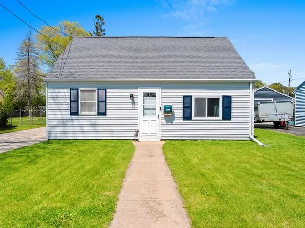 1906 Columbia Ave, Oshkosh, WI 54901