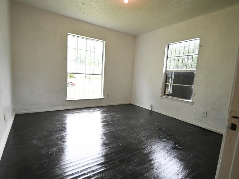 2650 Scotland Dr — Photo 6