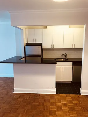 Rented by Metropolis Real Estate of Manhattan | media 9