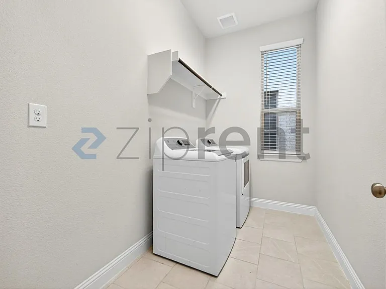 8451 Bronzegate Trl — Photo 32