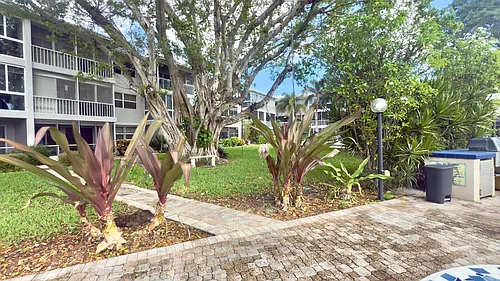 1200 SW 12th St #305 Photo 1