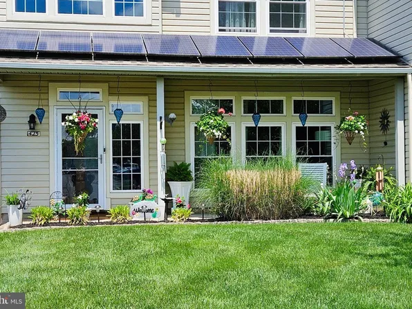 425 Longfellow Dr, Williamstown, NJ 08094