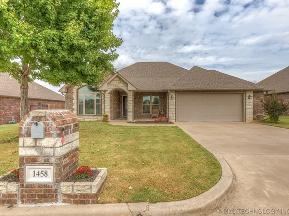 1458 Villa Ct, Fort Gibson, OK 74434