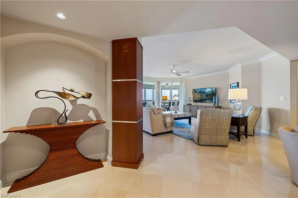 3 bed, 3.0 bath, 2500 sqft, $30,000 — Photo 3