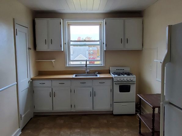 9 Cedar Ave #B