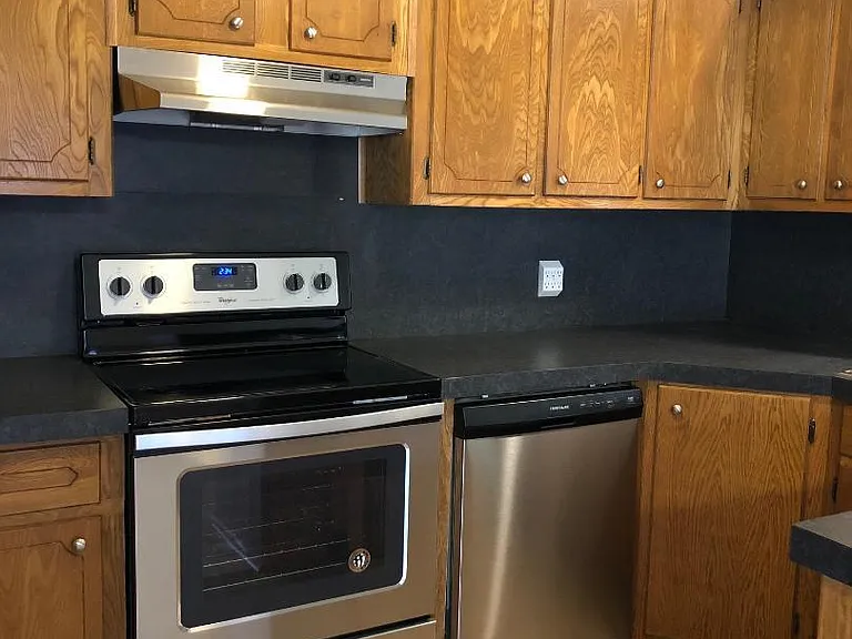 1306 Regina St — Photo 3