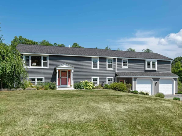 27 High Street, Stratham, NH 03885