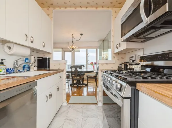 166-25 Powell Cove Boulevard image 23 of 42