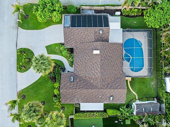 5th image of 14 Paddock Cir