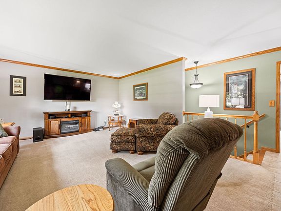 4th image of 29 E Curharken Dr