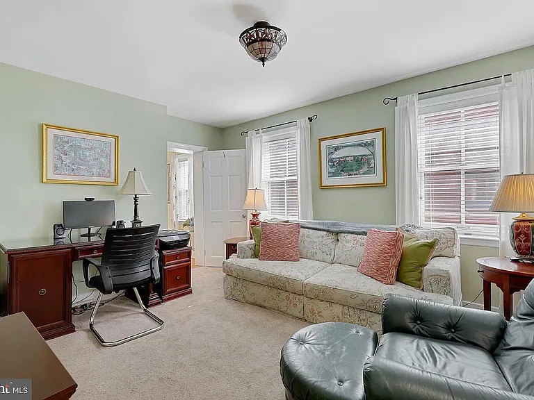 1618 Shakespeare St — Photo 12