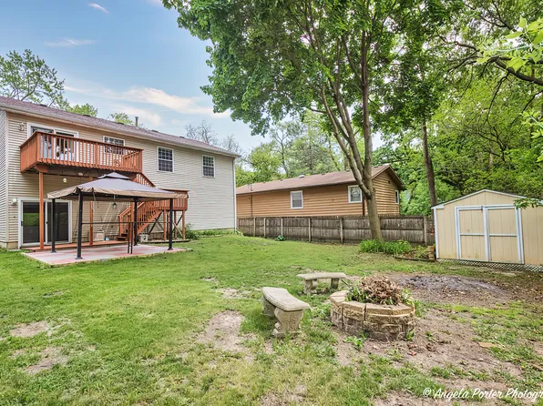 34782 N Oakside Ave, Ingleside, IL 60041