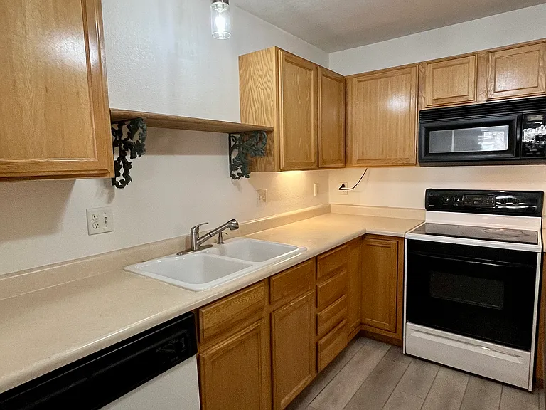 1601 Great Western Dr #K2 — Photo 7