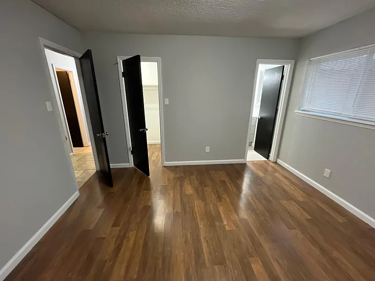 9405 Enid St — Photo 24