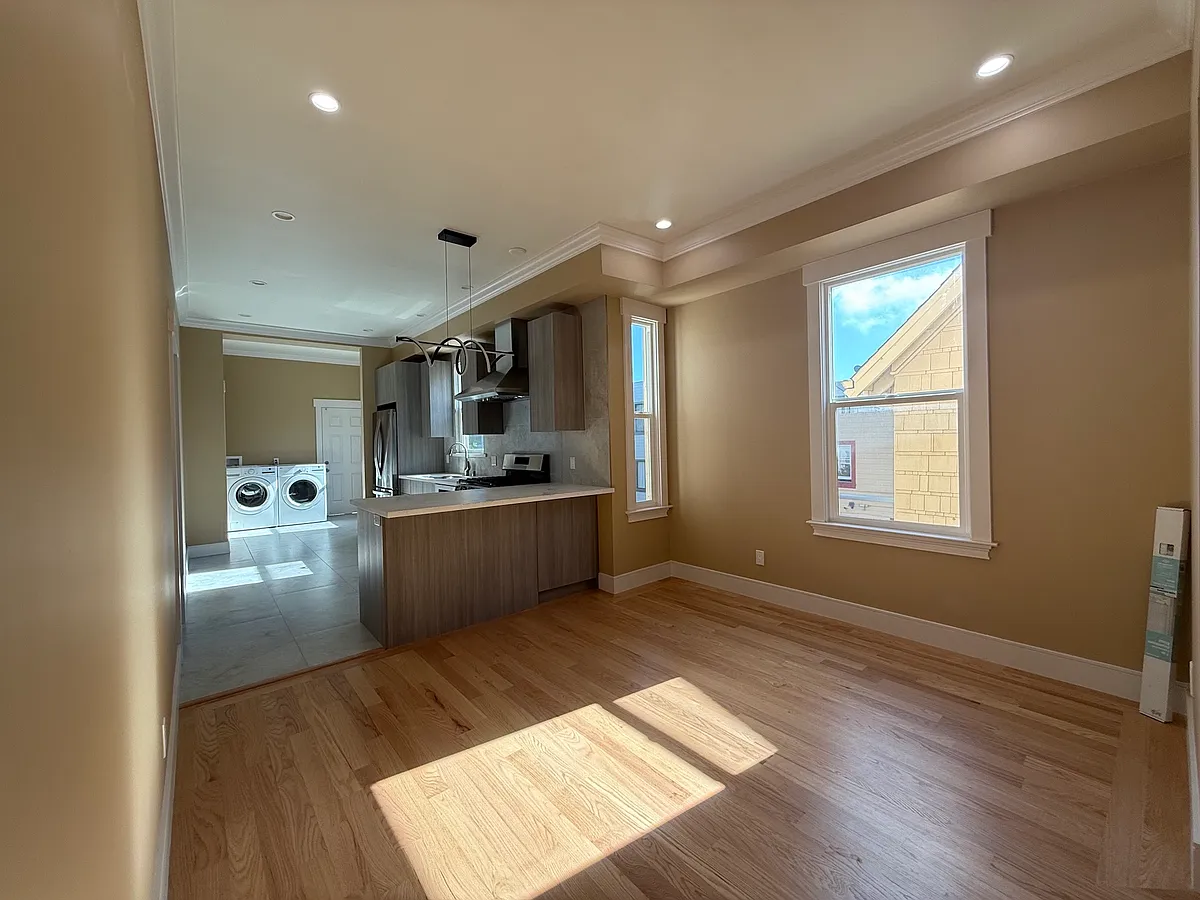 Building Photo - 1430 Judah St #2