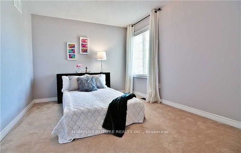 Toronto House for rent - 4 Bedrooms — photo 11