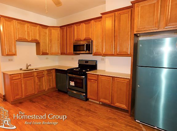2nd image of 2871 N Milwaukee Ave #02