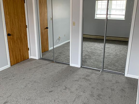 4th image of 110 N Hyde Park Ave #2L