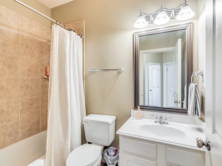 5709 Lunsford Rd — Photo 23