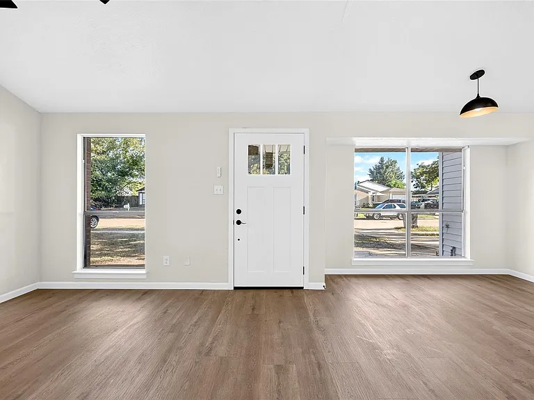 24114 Four Sixes Ln — Photo 9
