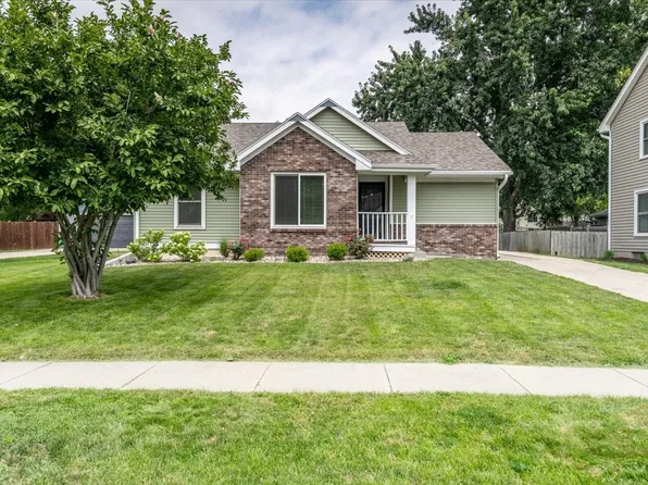 4721 Westwood Dr, West Des Moines, IA 50265