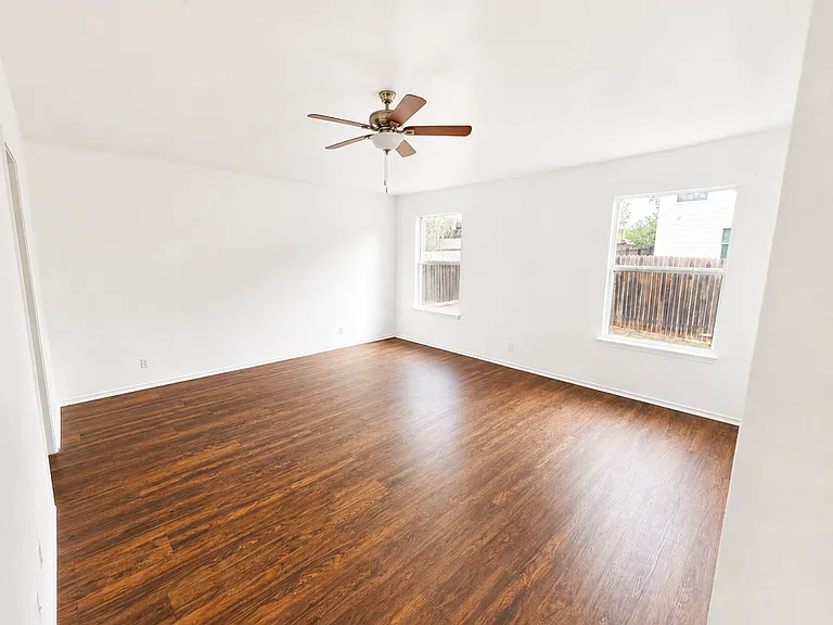 4124 Wensledale Dr — Photo 3