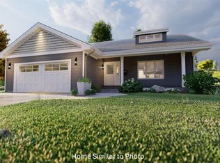 1926 Huffcutt Ln, Waupaca, WI 54981