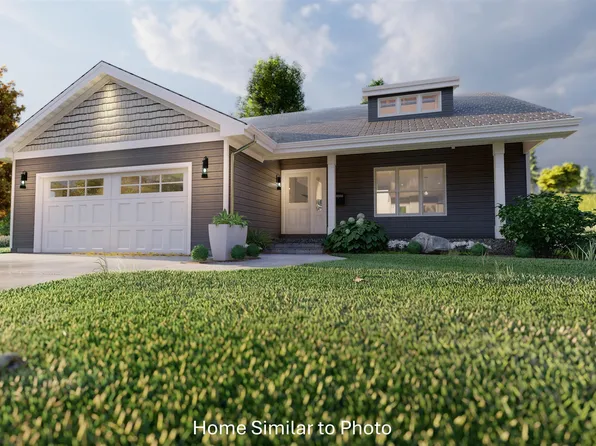 1926 Huffcutt Ln, Waupaca, WI 54981