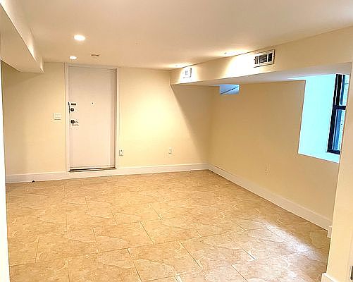 2nd image of 505 Throop Ave #B