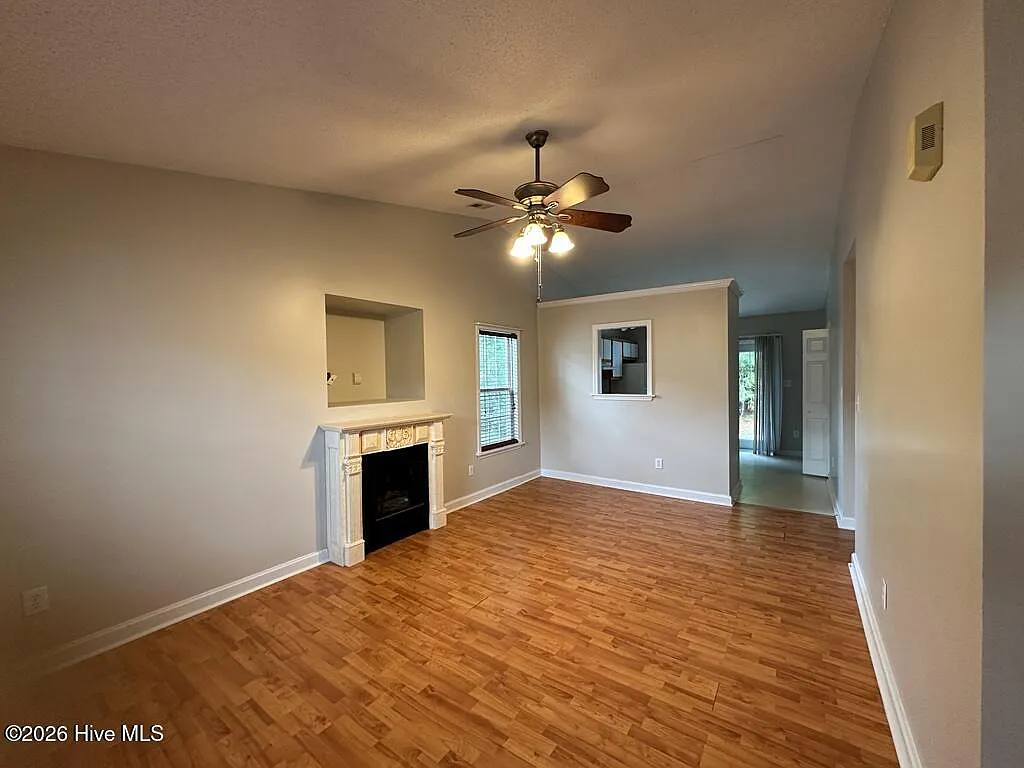 2 bed, 2.0 bath, 912 sqft, $1,175 — Photo 3