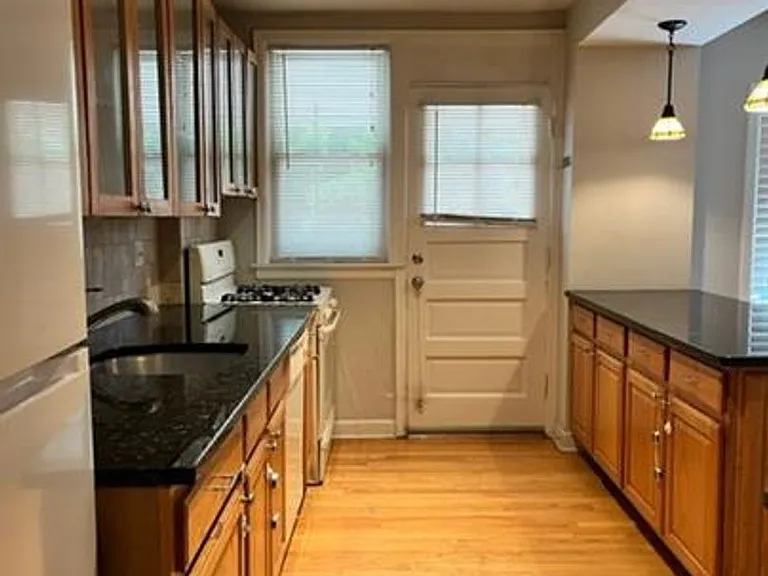 244 Elgin Ave #1 — Photo 1