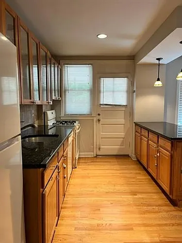 244 Elgin Ave #1 Photo 1