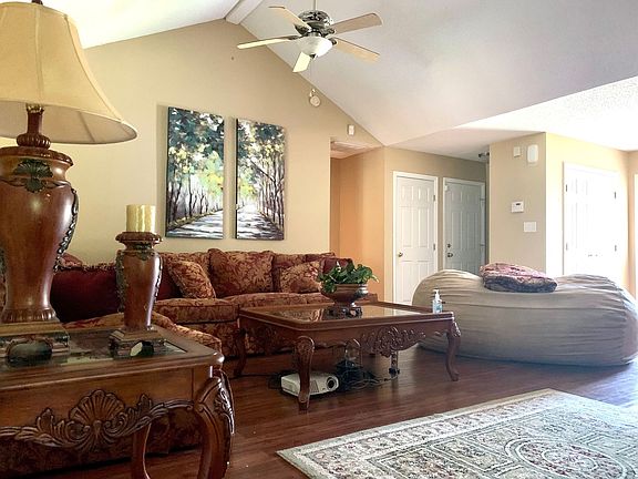 2nd image of 103 Grandford Pl